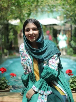 Kimia Hosseini